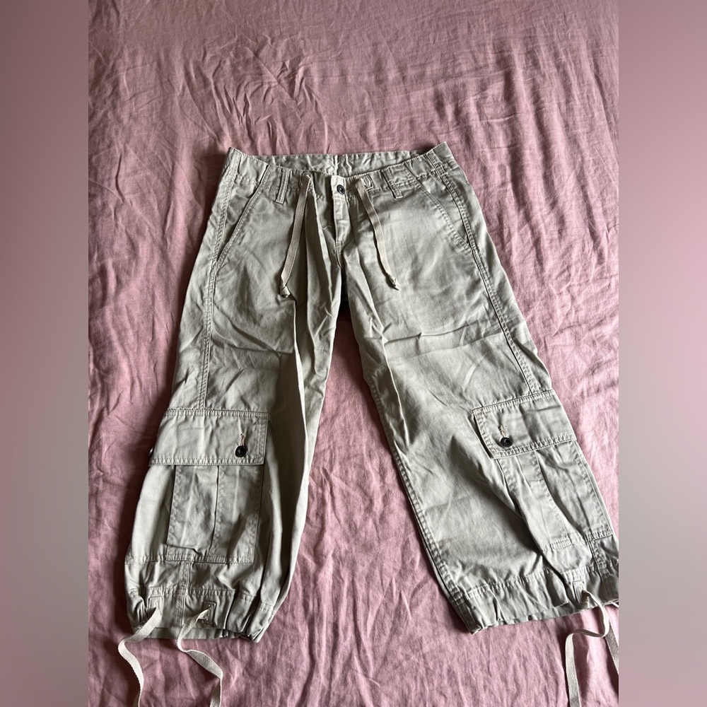 Levi's Cargo Capri Pants Size M